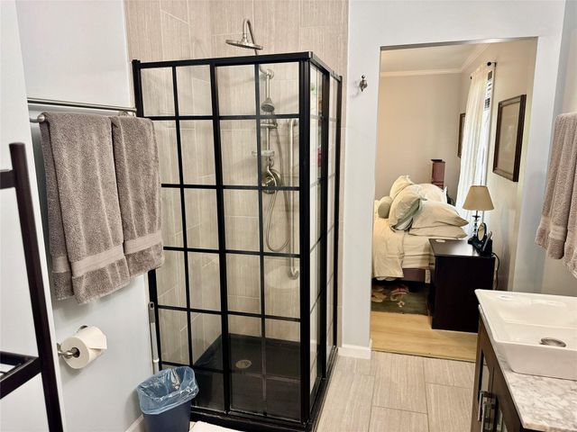 17 Oakhollow, Palacios, TX 77465