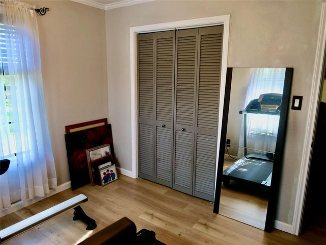 17 Oakhollow, Palacios, TX 77465