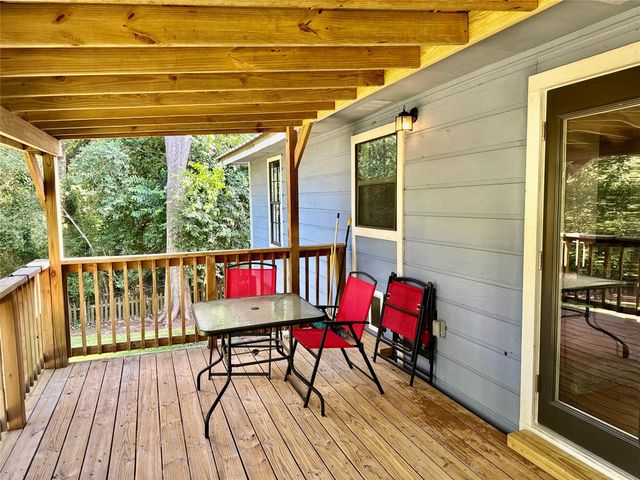 17 Oakhollow, Palacios, TX 77465