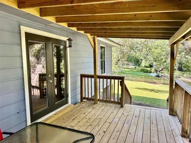 17 Oakhollow, Palacios, TX 77465