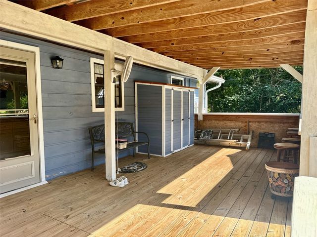 17 Oakhollow, Palacios, TX 77465