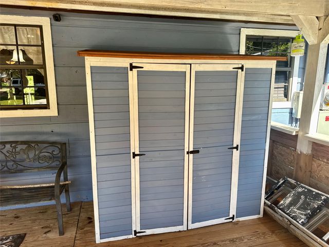 17 Oakhollow, Palacios, TX 77465