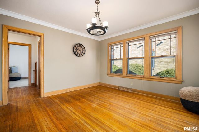 803 W MEADOWS Place, Peoria, IL 61604