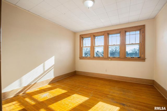 803 W MEADOWS Place, Peoria, IL 61604