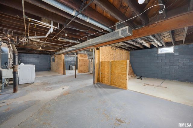 803 W MEADOWS Place, Peoria, IL 61604