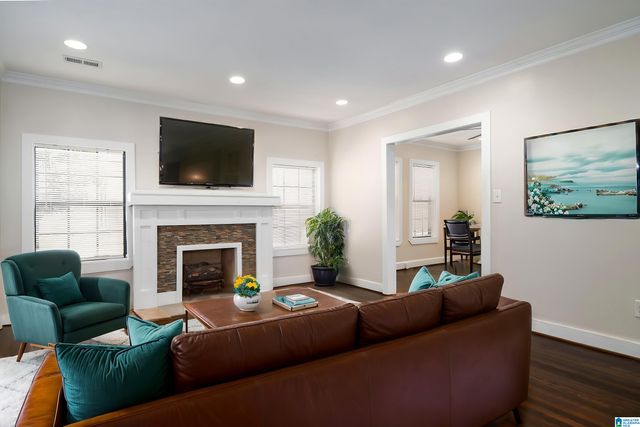 1525 4TH COURT W, Birmingham, AL 35208