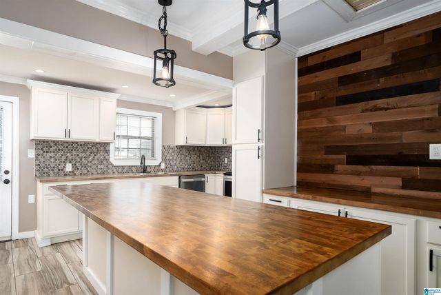 1525 4TH COURT W, Birmingham, AL 35208