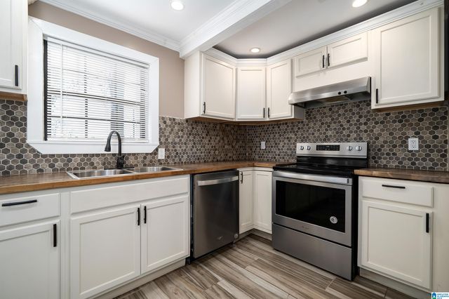 1525 4TH COURT W, Birmingham, AL 35208