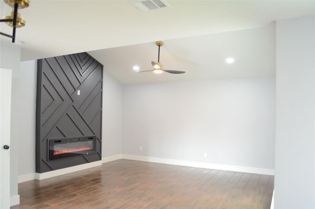 10260 Bridgeland Lane, Houston, TX 77041