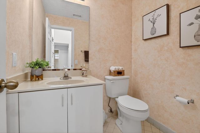 495 Carrington Lane, Weston, FL 33326