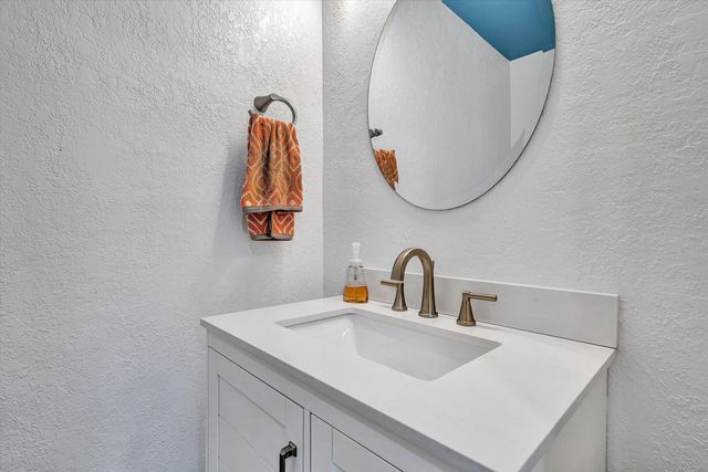 3387 Kelly LN, Roanoke, VA 24018