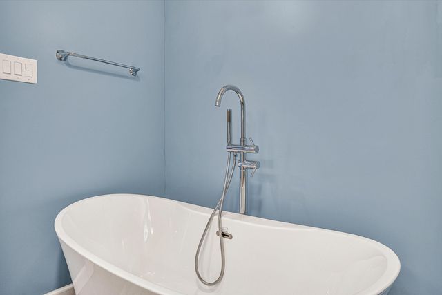 3387 Kelly LN, Roanoke, VA 24018