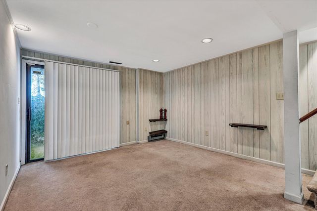 3387 Kelly LN, Roanoke, VA 24018