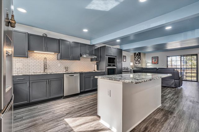 3387 Kelly LN, Roanoke, VA 24018