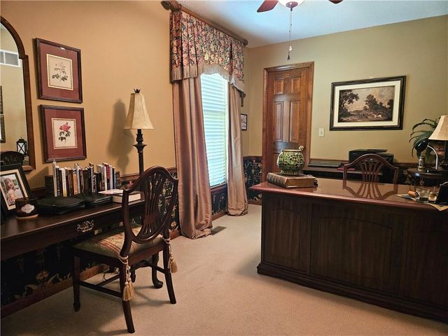 6626 Oak Ridge Drive, Shawnee, KS 66217