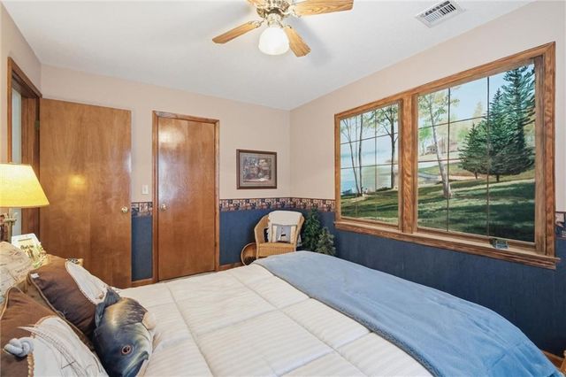 6626 Oak Ridge Drive, Shawnee, KS 66217