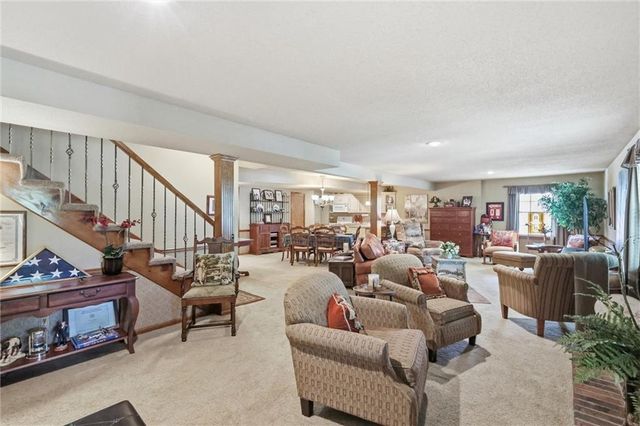 6626 Oak Ridge Drive, Shawnee, KS 66217