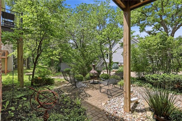 6626 Oak Ridge Drive, Shawnee, KS 66217