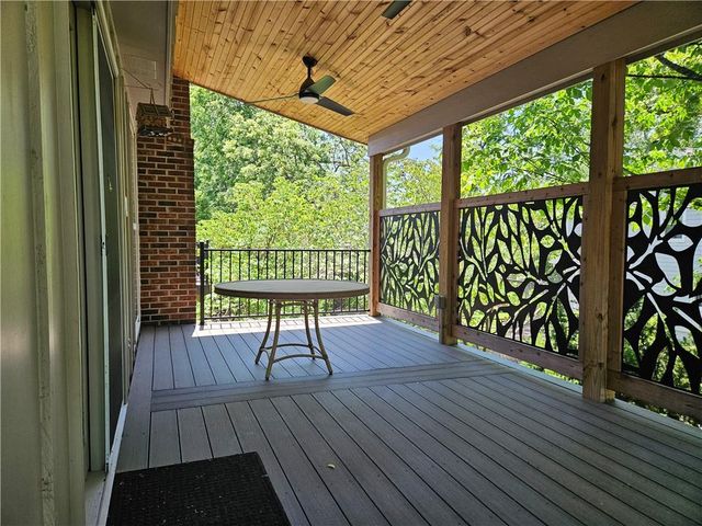 6626 Oak Ridge Drive, Shawnee, KS 66217