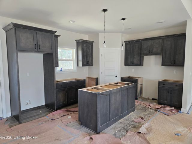 481 Peterson Dr, Taylorsville, KY 40071