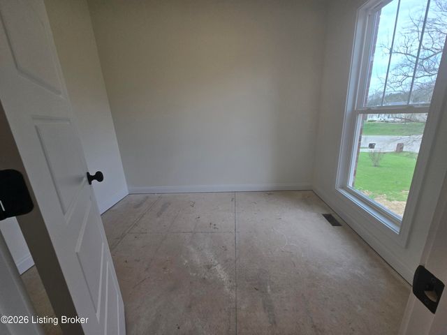 481 Peterson Dr, Taylorsville, KY 40071