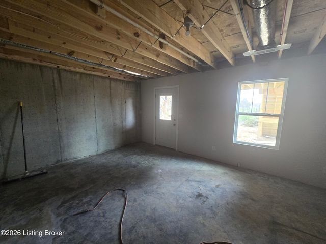 481 Peterson Dr, Taylorsville, KY 40071