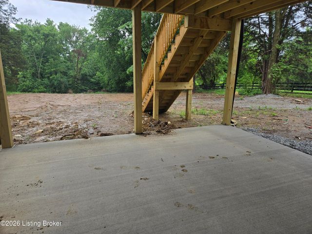 481 Peterson Dr, Taylorsville, KY 40071