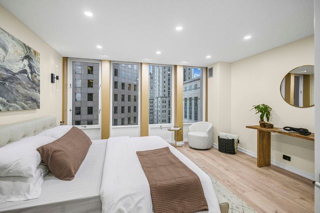 100 E Walton Street 14D, Chicago, IL 60611