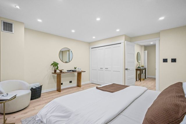 100 E Walton Street 14D, Chicago, IL 60611