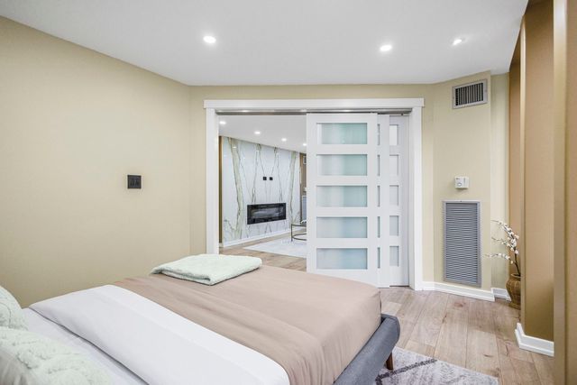 100 E Walton Street 14D, Chicago, IL 60611