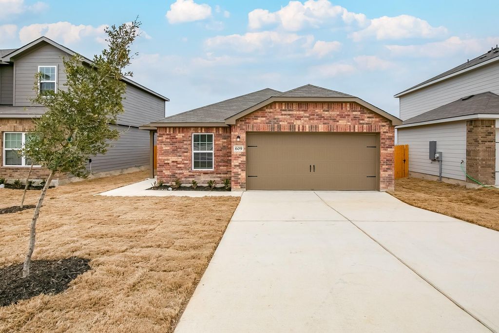 609 Riverdale DR, Jarrell, TX 76537