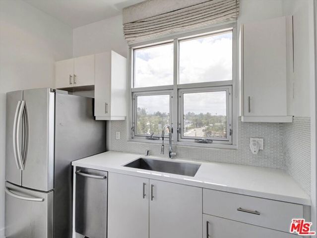 600 S La Brea Avenue 3, Los Angeles, CA 90036
