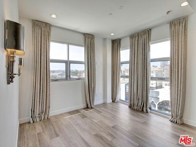 600 S La Brea Avenue 3, Los Angeles, CA 90036