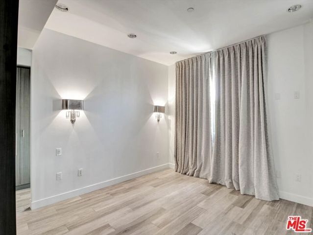 600 S La Brea Avenue 3, Los Angeles, CA 90036