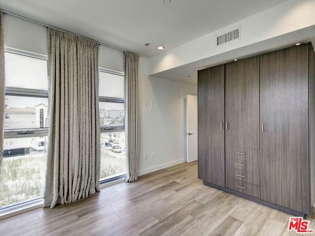 600 S La Brea Avenue 3, Los Angeles, CA 90036