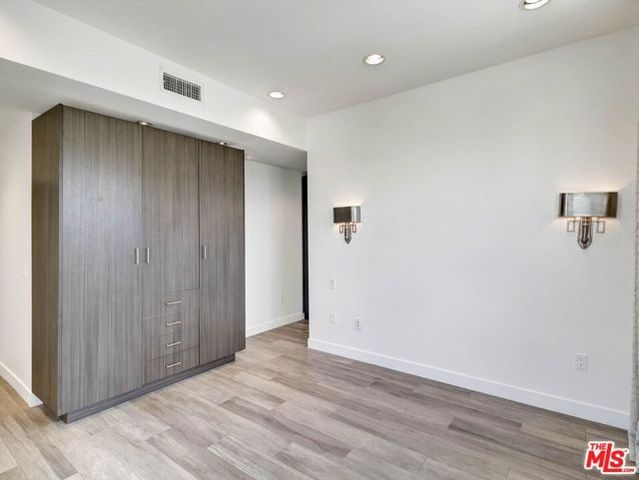 600 S La Brea Avenue 3, Los Angeles, CA 90036