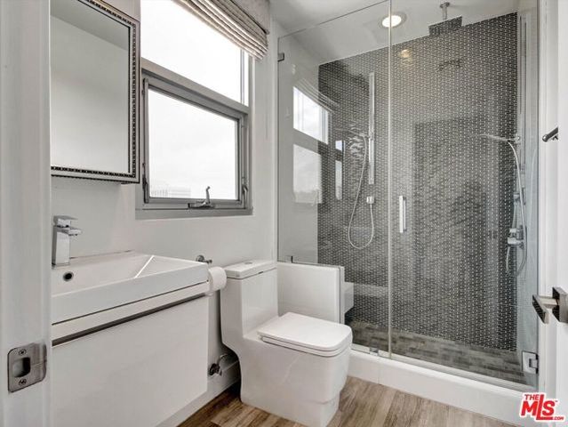 600 S La Brea Avenue 3, Los Angeles, CA 90036