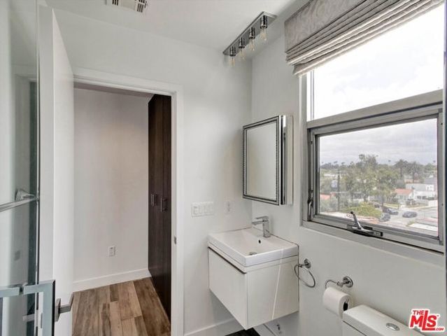 600 S La Brea Avenue 3, Los Angeles, CA 90036