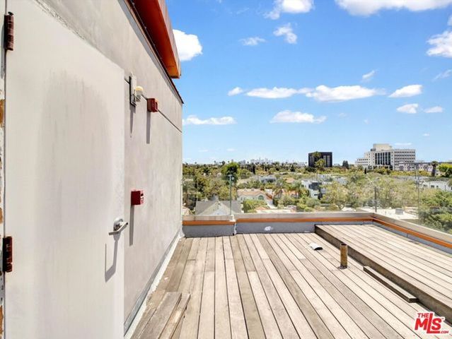 600 S La Brea Avenue 3, Los Angeles, CA 90036