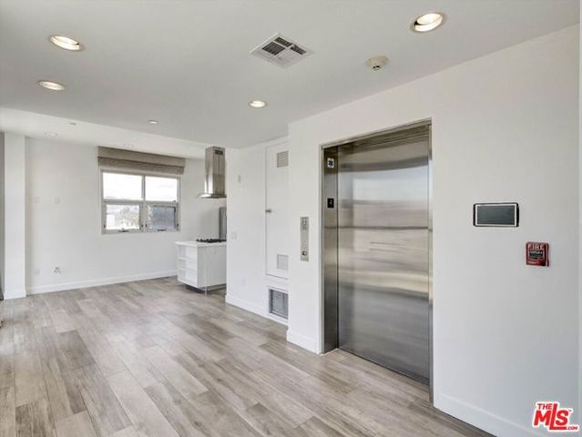 600 S La Brea Avenue 3, Los Angeles, CA 90036