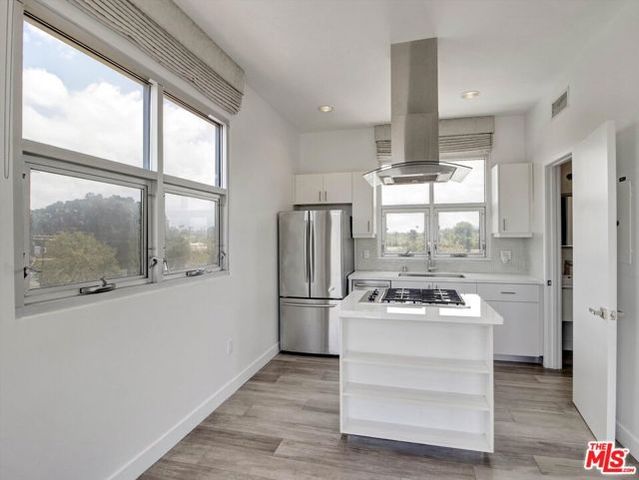600 S La Brea Avenue 3, Los Angeles, CA 90036