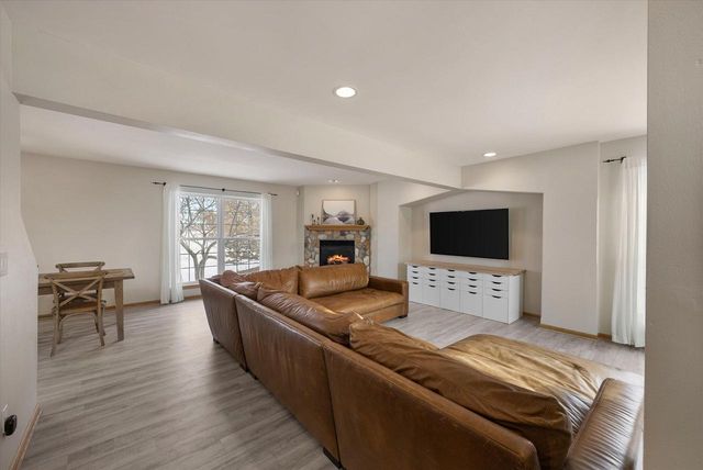 215 Maries WAY, Random Lake, WI 53075