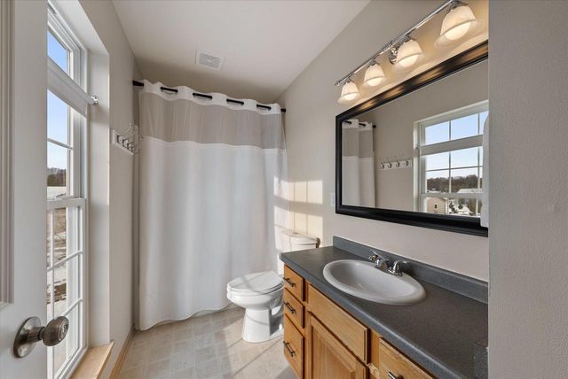 215 Maries WAY, Random Lake, WI 53075