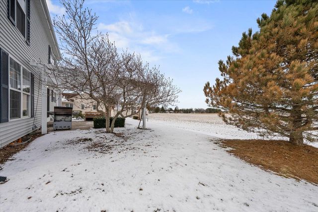 215 Maries WAY, Random Lake, WI 53075