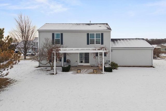 215 Maries WAY, Random Lake, WI 53075