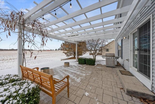 215 Maries WAY, Random Lake, WI 53075