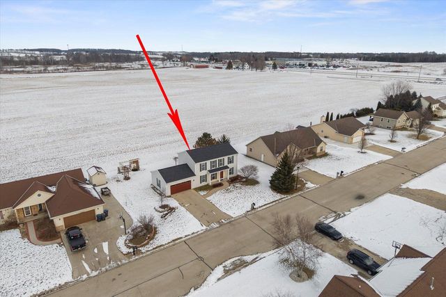 215 Maries WAY, Random Lake, WI 53075