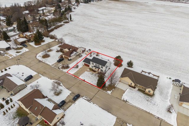 215 Maries WAY, Random Lake, WI 53075