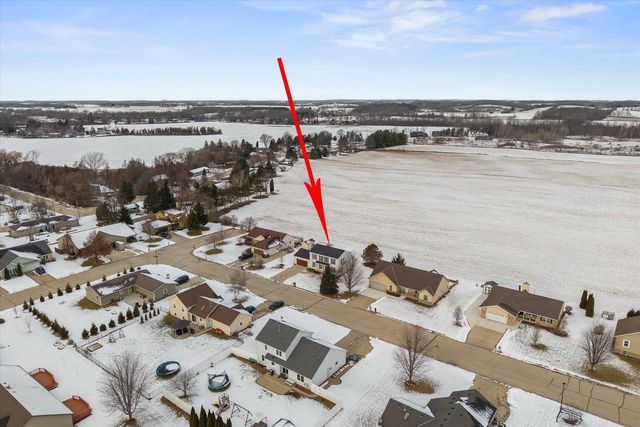 215 Maries WAY, Random Lake, WI 53075