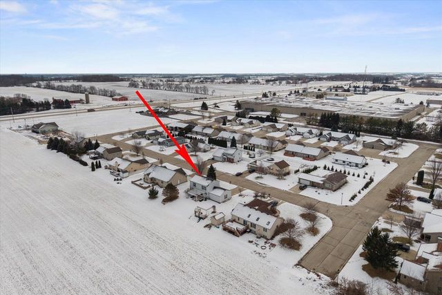 215 Maries WAY, Random Lake, WI 53075